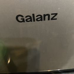 Medium Fridge/ Freezer 