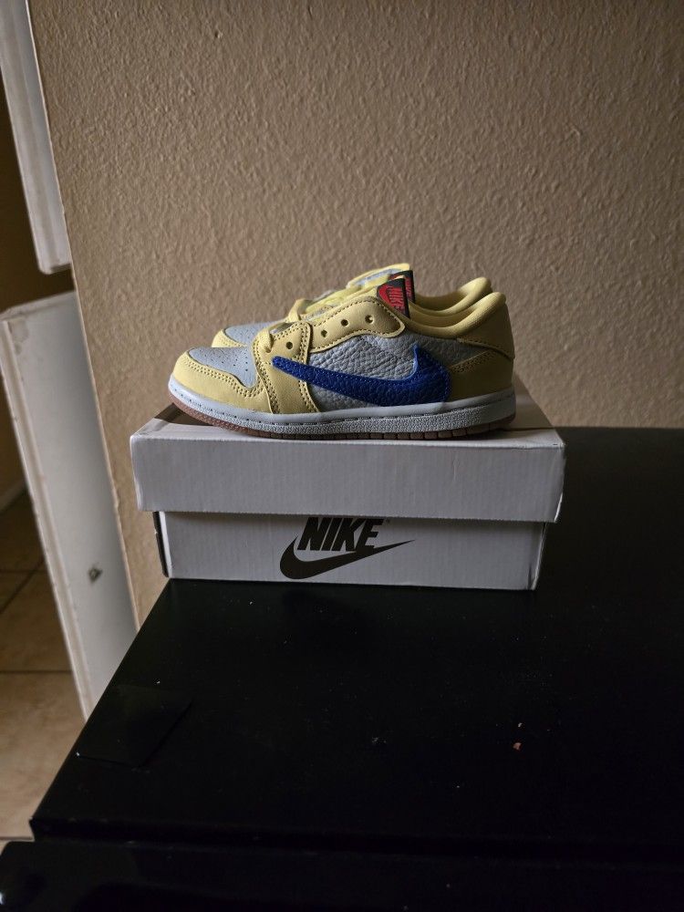 Jordan 1 Low Travis Scott