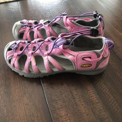 Keen womens shoes new! 