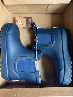 Bearpaw rainboots