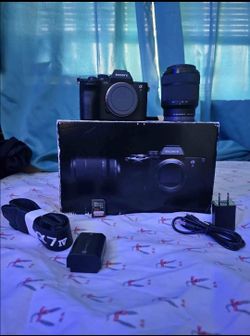 Sony A7IV With 28-70mm Lens (Excellent)