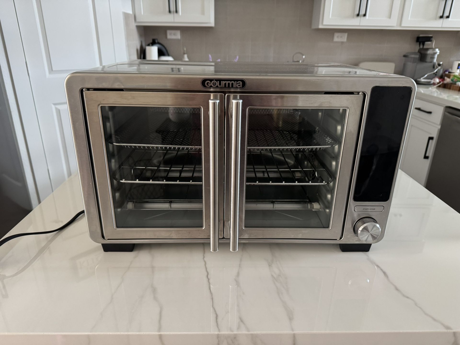 Gourmia Convention oven With touch screen.