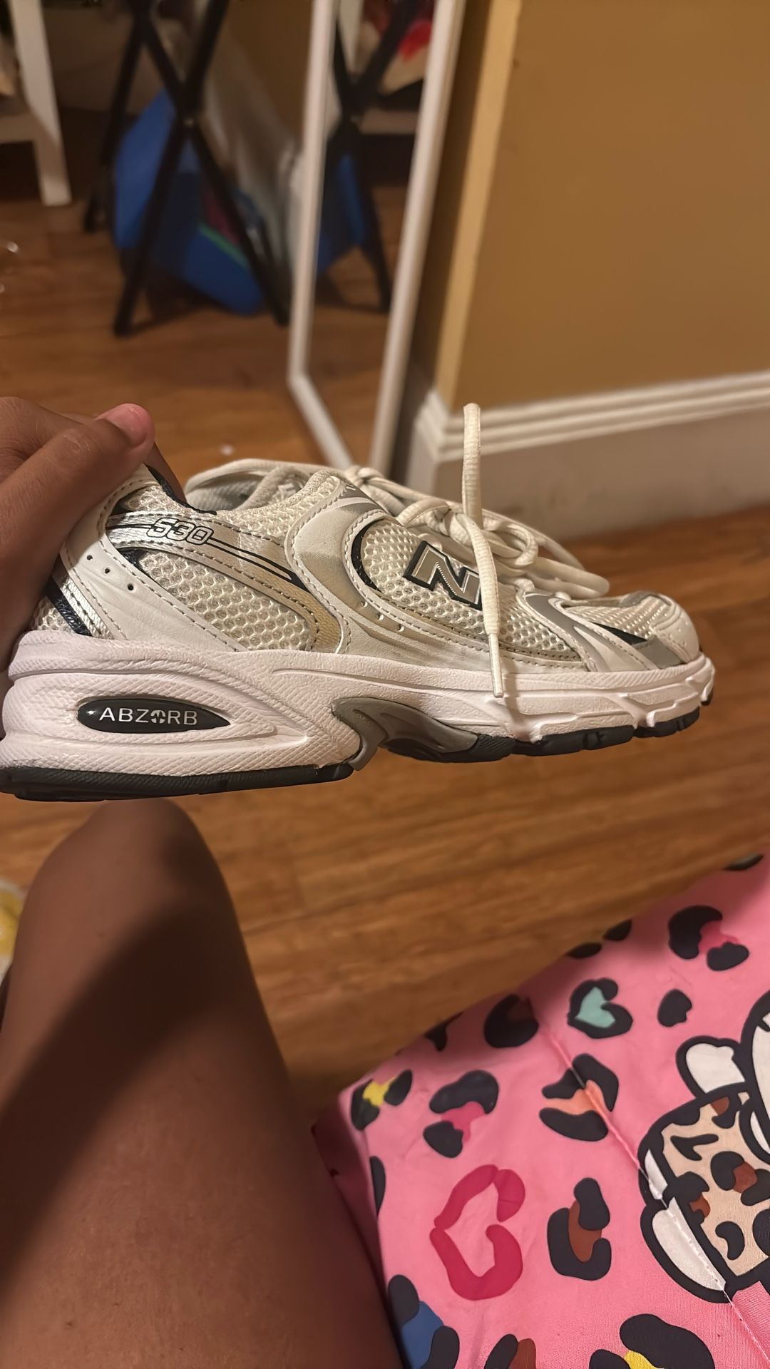 New Balance Navy Blue And White Size 6.5 Woman