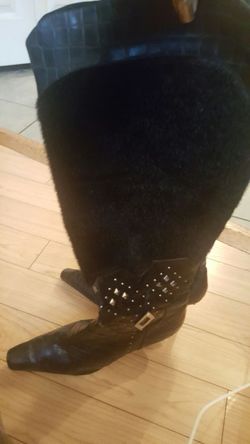 Black Boot with Fur size 11