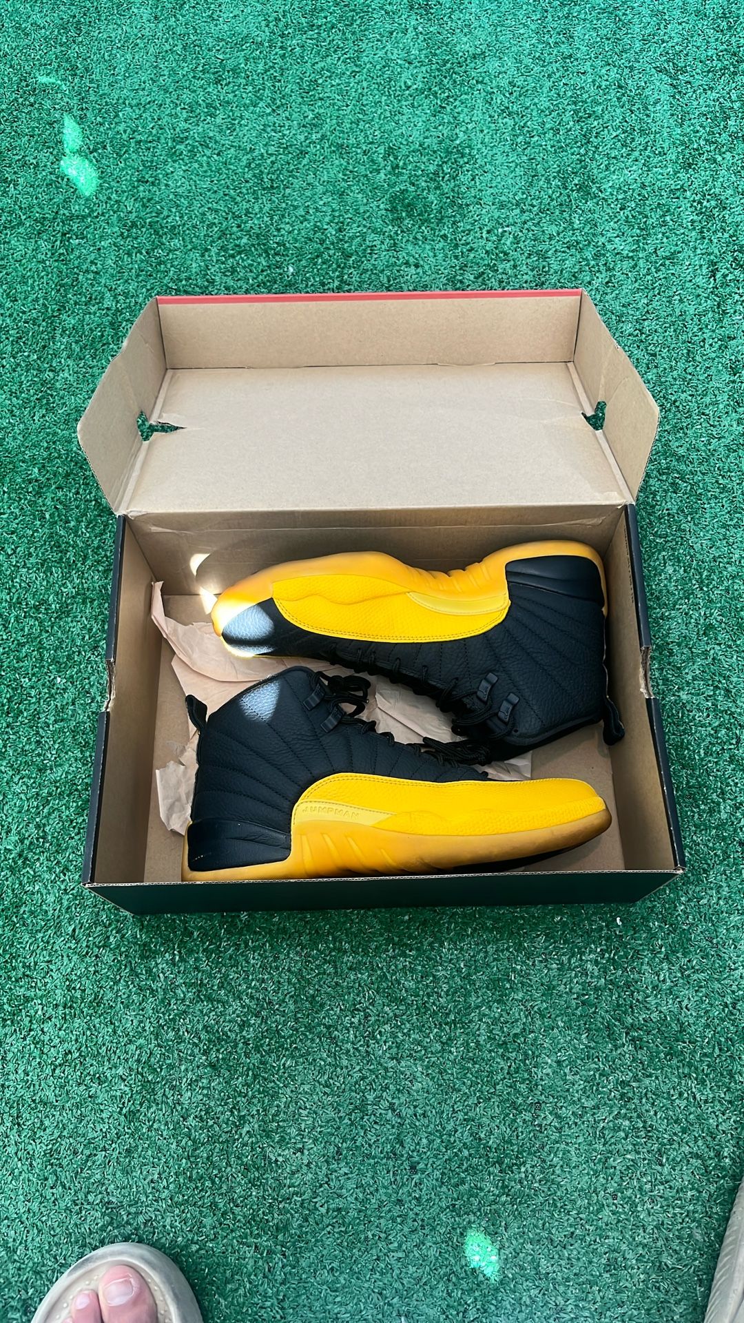 Jordan 12 ‘Black University Gold’  Size 8.5 Men