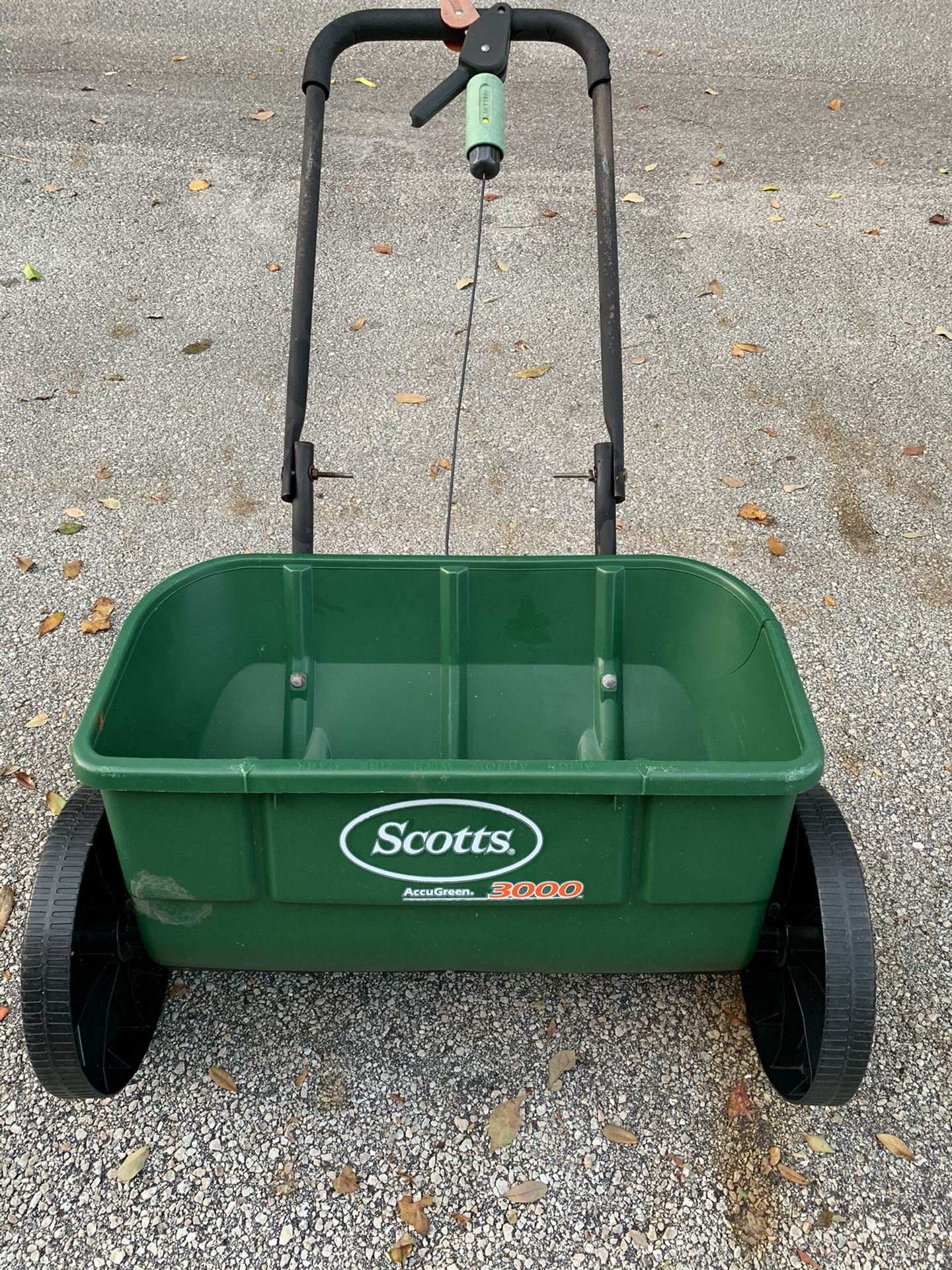 Scott’s AccuGreen 3000 lawn spreader for Sale in Port St. Lucie, FL