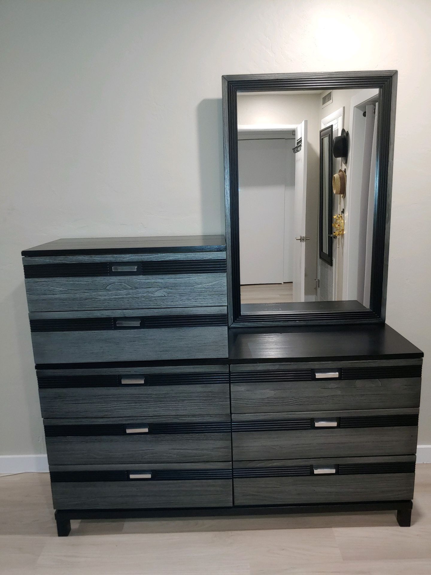 Brand New Rooms to Go Bedroom Dresser Suite- 5 Pc. Set