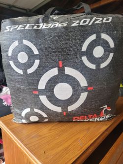 Archery target w/handle