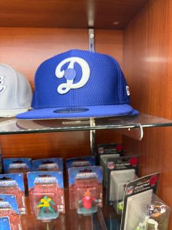 Dodgers hats and lakers