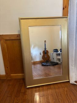 Gold mirror