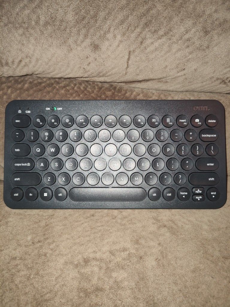 ONN. COMPACT WIRELESS KEYBOARD (NO DONGLE)