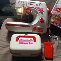 Singer Girl's Sewing Machine.