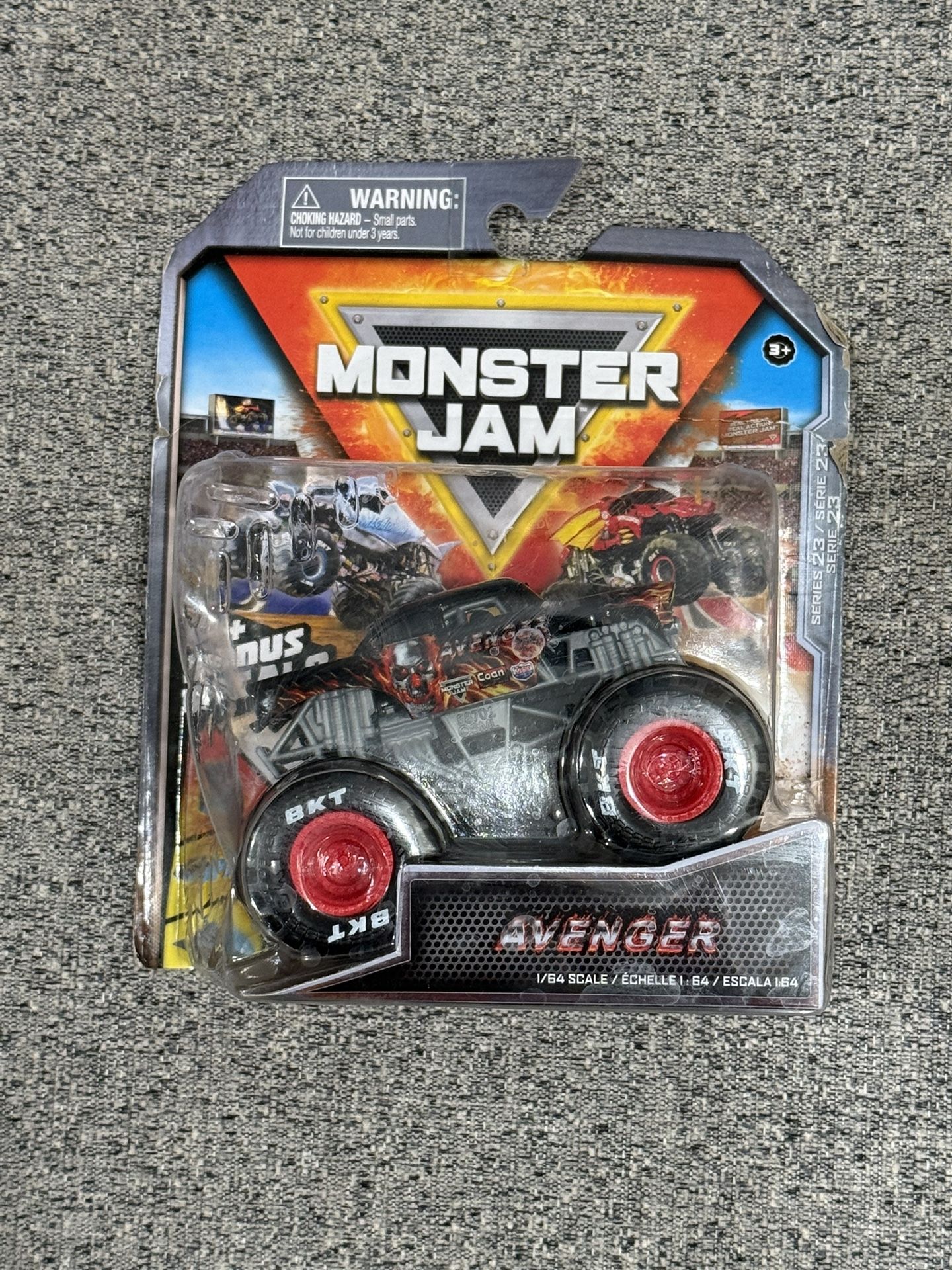 2021 Spin Master Monster Jam Avenger 1/64 scale Series 23 Black Sealed