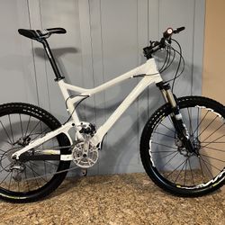 GIANT TRANCE BIKE  26” 