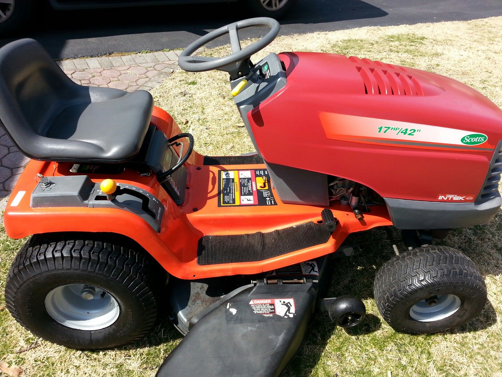 Scotts 17 hp 42" riding lawn mower