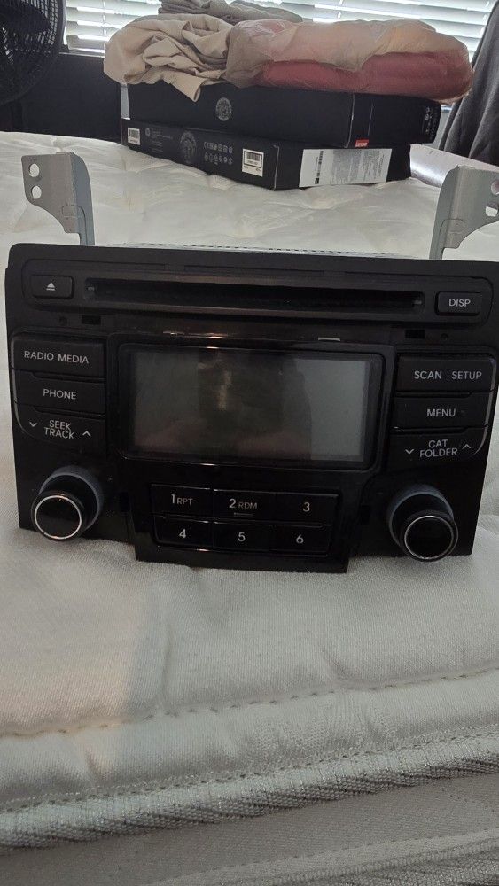 2013 Hyundai Sonata Factory Radio With CD Player