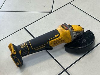 DeWalt DCG415 20V MAX XR Brushless Angle Grinder – Tool Only