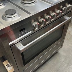 36’ Gas Stove Make Offer