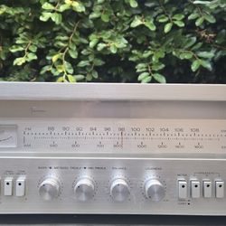 Vintage Concept 11.0 AM/FM Receiver Integrated Amp Excellent ( Like New )