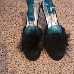 Womens sexy Victoria's Secret slippers size 5-7