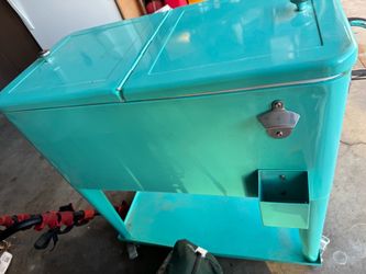 Rolling patio cooler $60