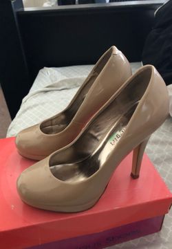 Tan color high heels almost new