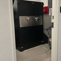2 Door Safe