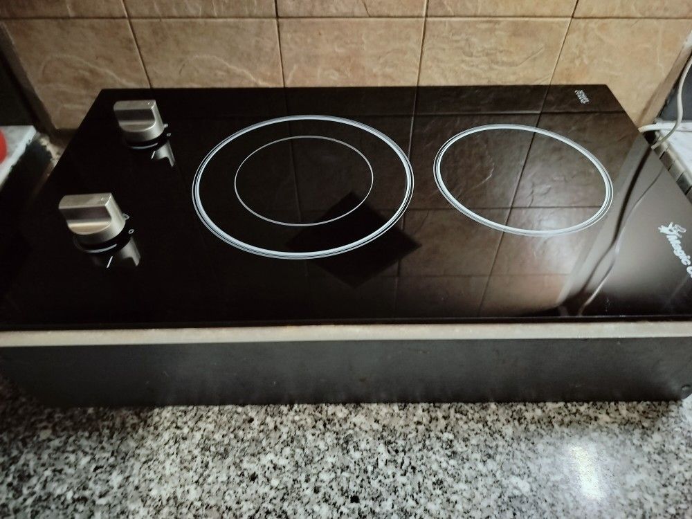 Like New 2 Burner Cooktop With Set-In