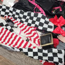 Corset ,2 trajes de baño 🩱 size small y ropa sexy toda talla small todo esta nuevo no en caja pero nuevo