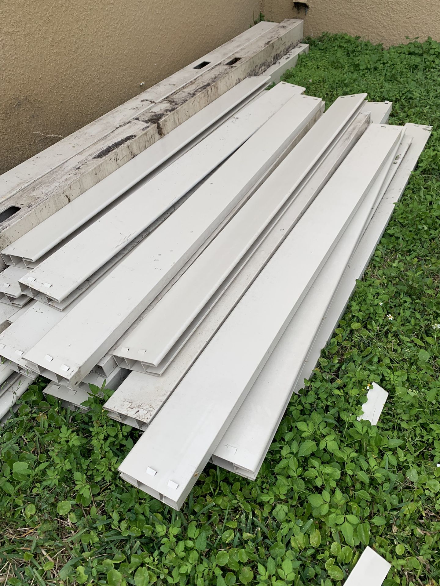 Vinyl Fence Rails