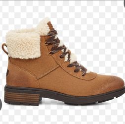 Brand new in box UGG Harrison Cozy Lace size 8