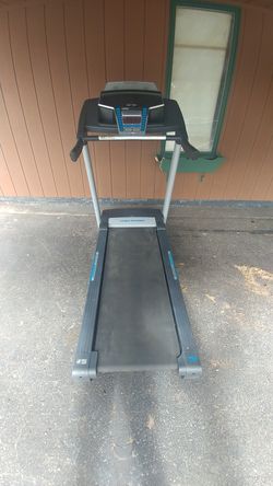 Proform 695 LT Treadmill for Sale in Wauconda IL OfferUp