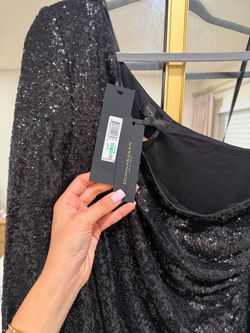 Brand New Dona Karan One shoulder Sequin dress size 8