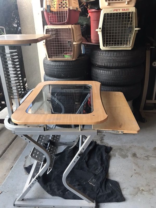 Free desk