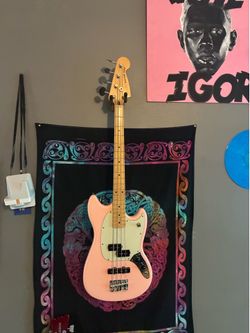 Shell Pink Fender Mustang Bass