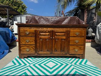 Dresser