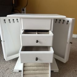 Great Condition Medium Size Jewelry Box