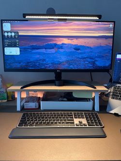 LG 29" UltraWide Monitor (29WQ500) – Excellent Condition with Original Box