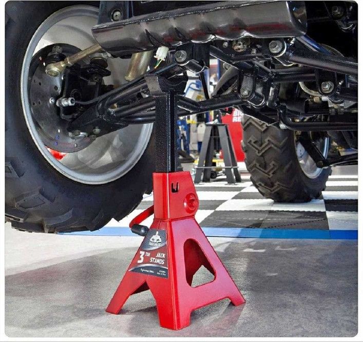 they past Twin Two-Ton Hoist – Provides Power and Stability!