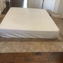 Tempur Pedic TEMUR CONTIUR king Size Mattress Used For Guest room