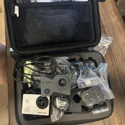 2 Cameras 4 batery