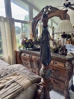 Gorgeous! Michael Amini / Aico β Eden β King Size Bedroom Set!