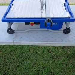 Kobalt 7 Inch Table Top Tile Saw 