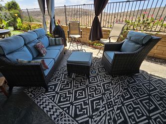 Outdoor Wicker Patio Set – Sunbrella Cushions – Excellent Condition