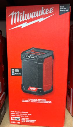 Milwaukee M12 Radio + charger