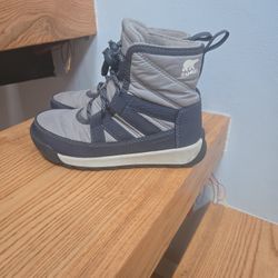 Sorely Boys Boots 12. Great Condition 👍 