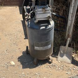 Central Pneumatic 21 Gallon Compressor 