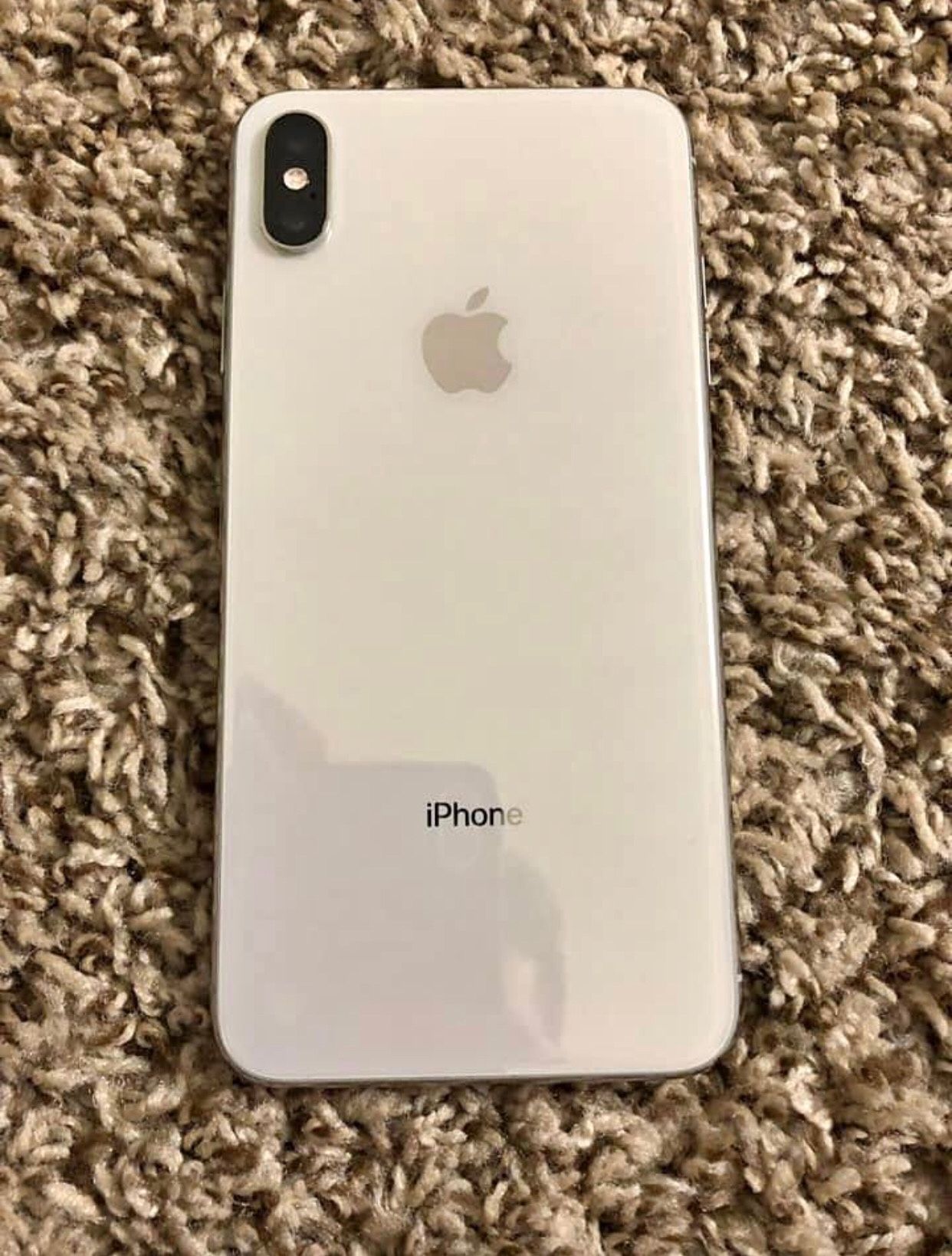 iPhone XS Max silver unlocked