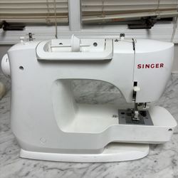 Singer Simple Sewing Machine 