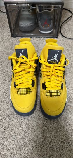 Jordan retro 4 Lightning